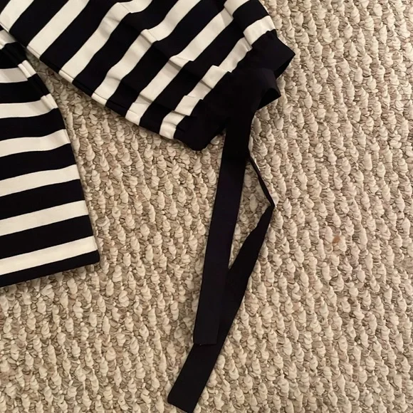 J Crew Women's Nautical Navy and White Striped Off the Shoulder 3/4 Sleeve Top - Picture 5 of 9